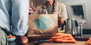 Un’app contro lo spreco alimentare, all’Outlet c’è Too good to go