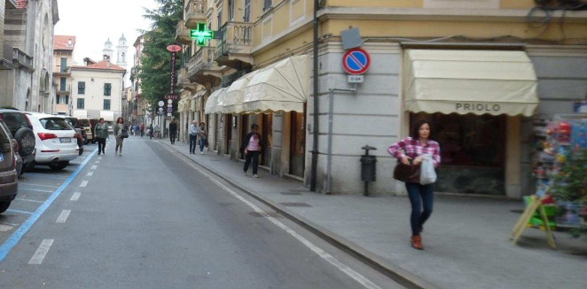 Centro storico, doppia velocità tra nuovo arredo e sporcizia