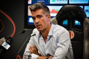 “Tutti i giocatori sul mercato. La priorità è vendere la società”