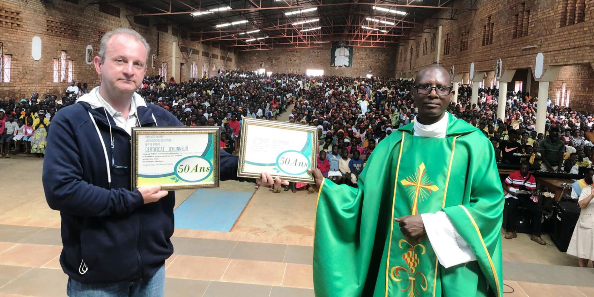 Mezzo secolo di impegno in Burundi: il libro di don Livio Vercesi