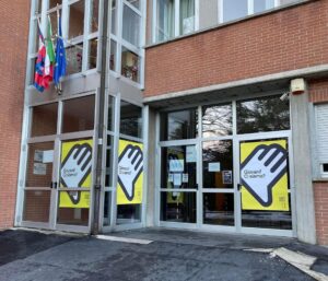 Manifesti nelle scuole: è un progetto di Comune e Consorzio