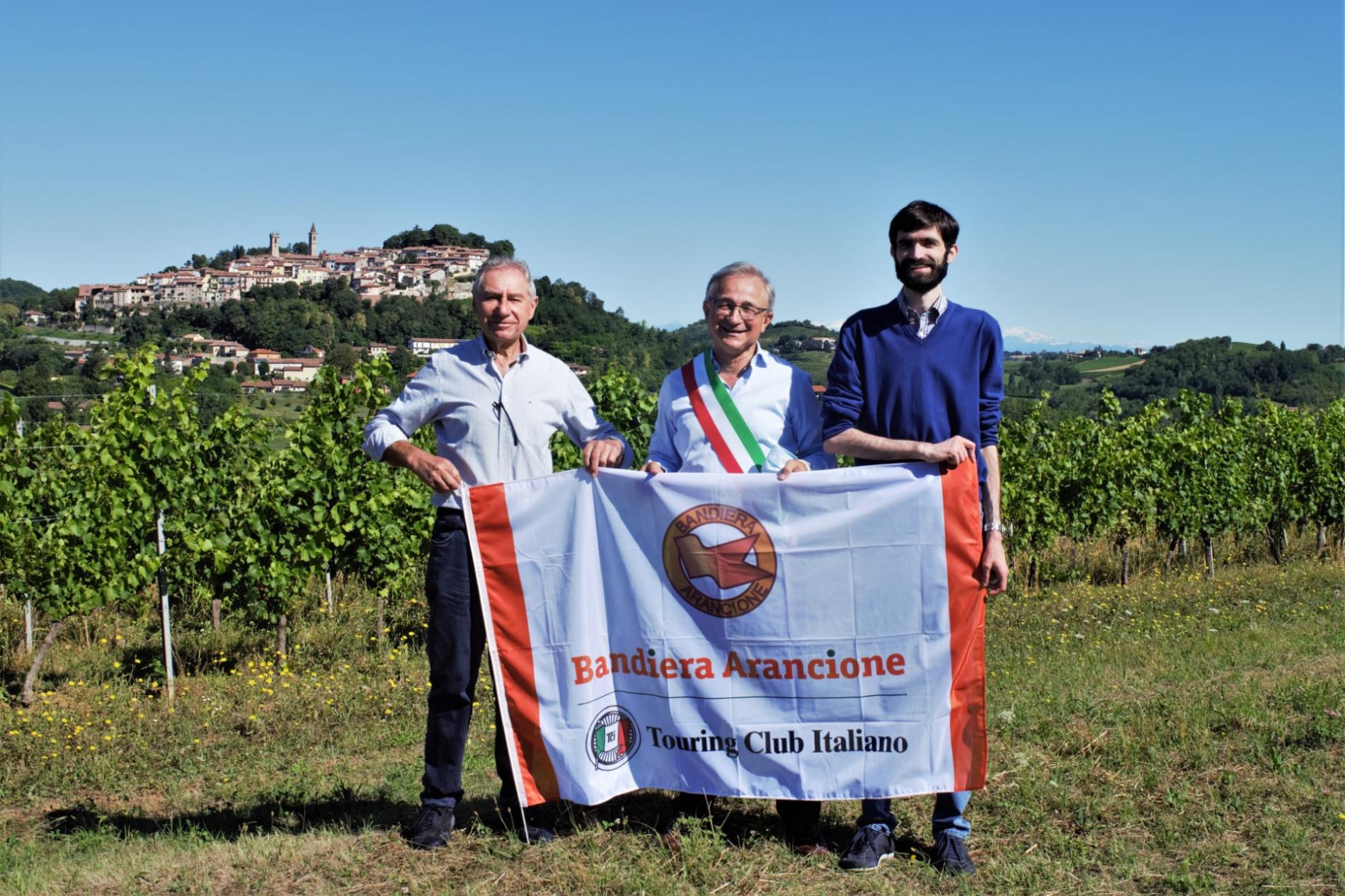 Una caccia al tesoro sotto il segno del Touring Club