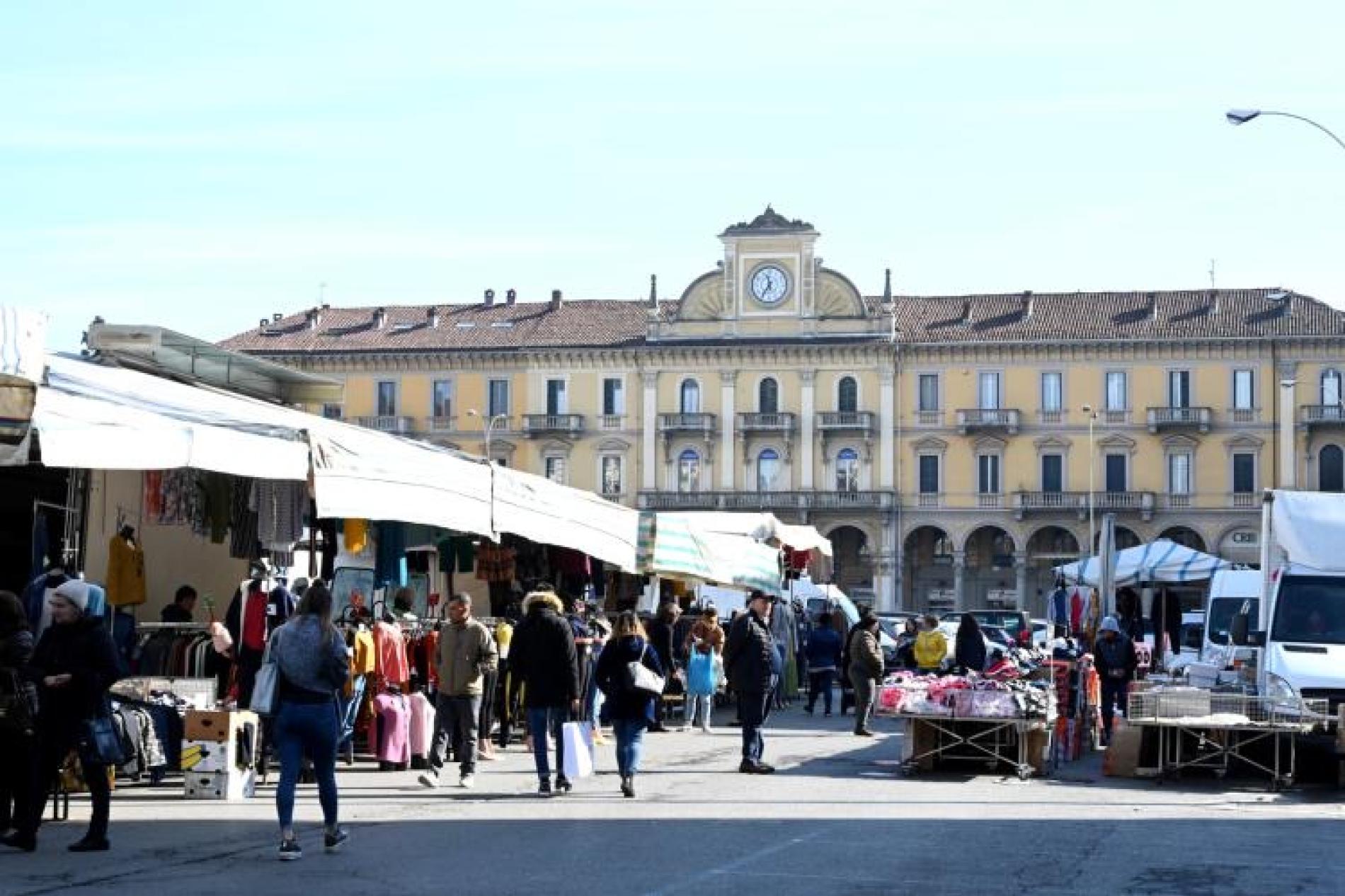 Contagi giù in provincia, in Piemonte quasi 70mila quarte dosi