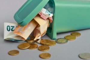 Tagli alla Tari per commercianti e privati