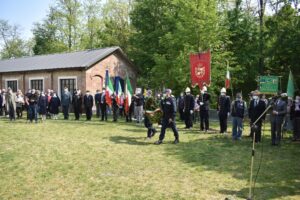 Liberazione di polemica: contestazione al sindaco Riboldi