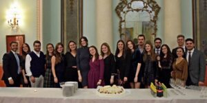 Parrucche per i malati oncologici grazie ai giovani del Rotary
