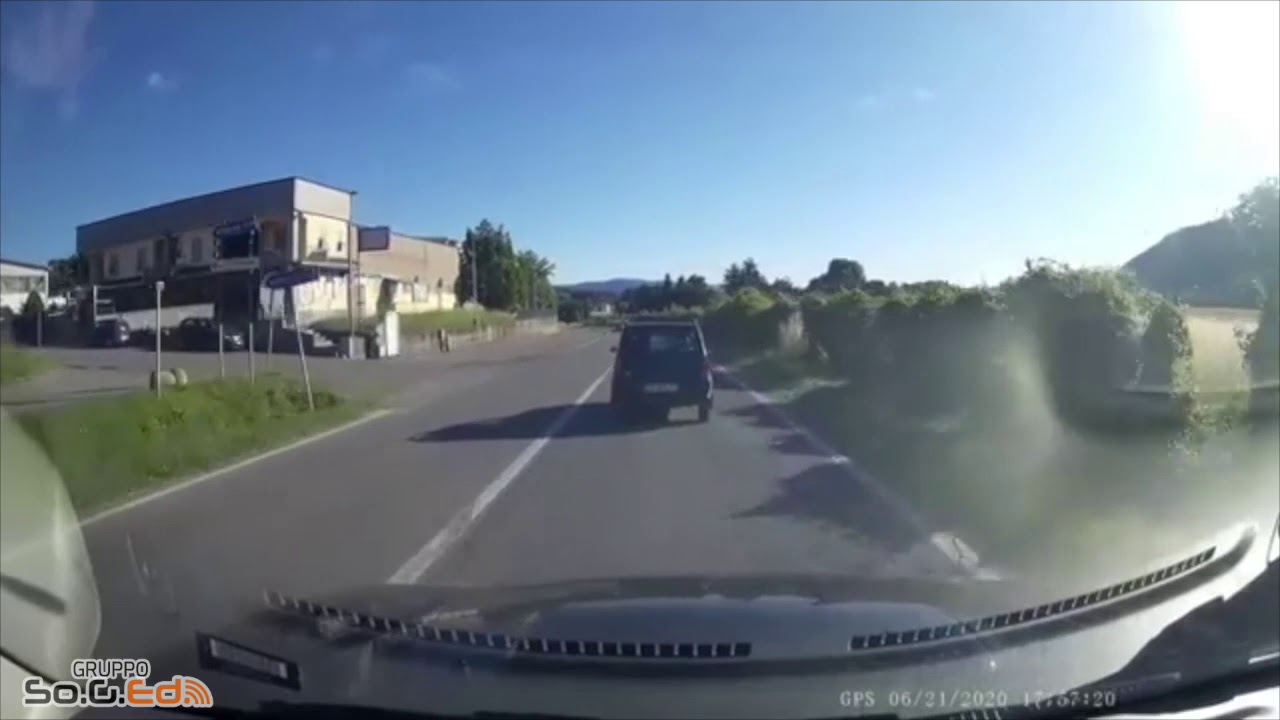 Vignole, auto piomba nel cortile: petizione contro l’alta velocità