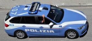Rubano i Rolex dal polso con la tecnica dell’abbraccio: denunciati due giovani