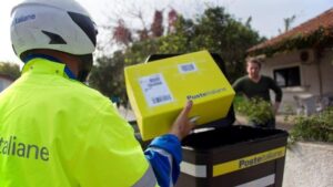 Alessandria: Poste cerca portalettere