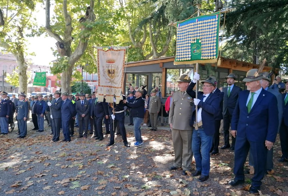 Alessandria, gli Alpini, la festa e il monumento