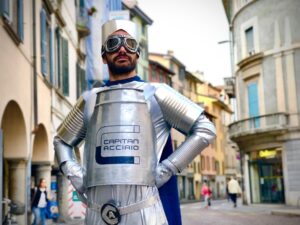 Capitan Acciaio, supereroe del riciclo, è ad Alessandria