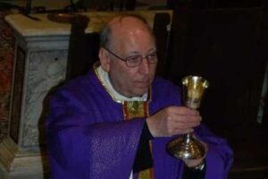 Don Lino Piccinini, fissati i funerali del parroco di Arquata