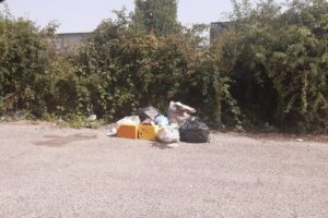 Novi, abbandona i rifiuti all’incrocio: scoperta e multata