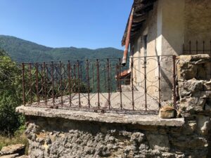 Reneuzzi e l’incanto del confine: un viaggio tra storia, natura e turismo sostenibile