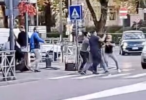 Ovada, scazzottata in pieno centro