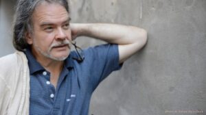 “Immagini come parole”, mostra di Bruno Aller in biblioteca