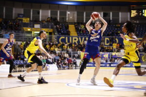 Un derby di coraggio. Novipiù si arrende alla fine