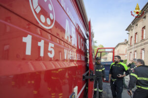 Incidente a San Sebastiano Curone: un’auto cade da un ponte