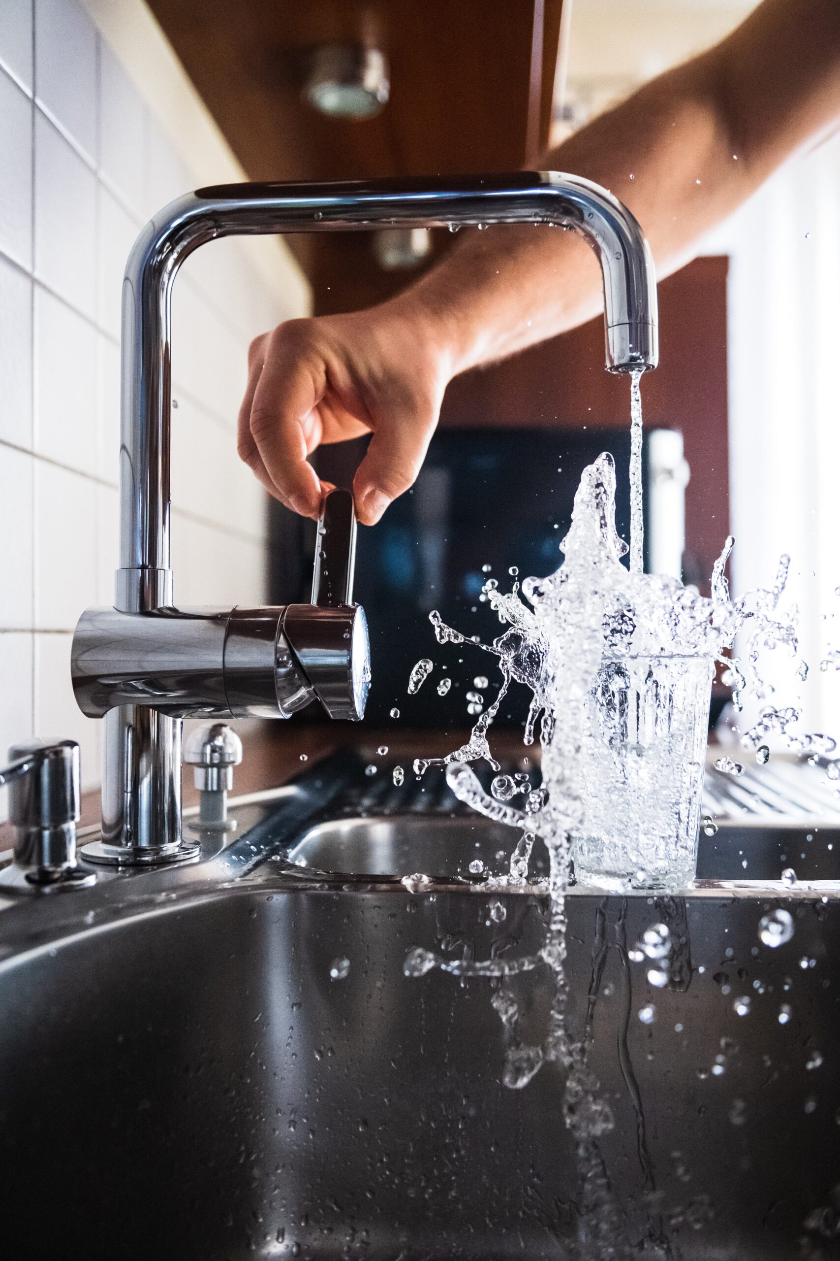 Pfoa, cancerogeno per l’uomo. Ma è presente tra acqua e ambiente…