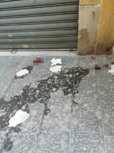 “Via Dossena è un bagno a cielo aperto. Qualcuno intervenga”