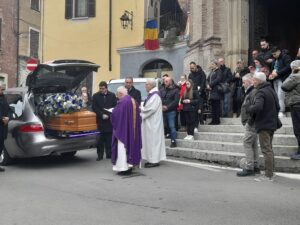 Cassine, chiesa gremita per i funerali di Stefania Bruscia