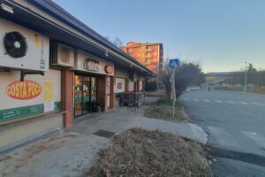 Novi, il quartiere di via Crispi rimane di nuovo senza negozi