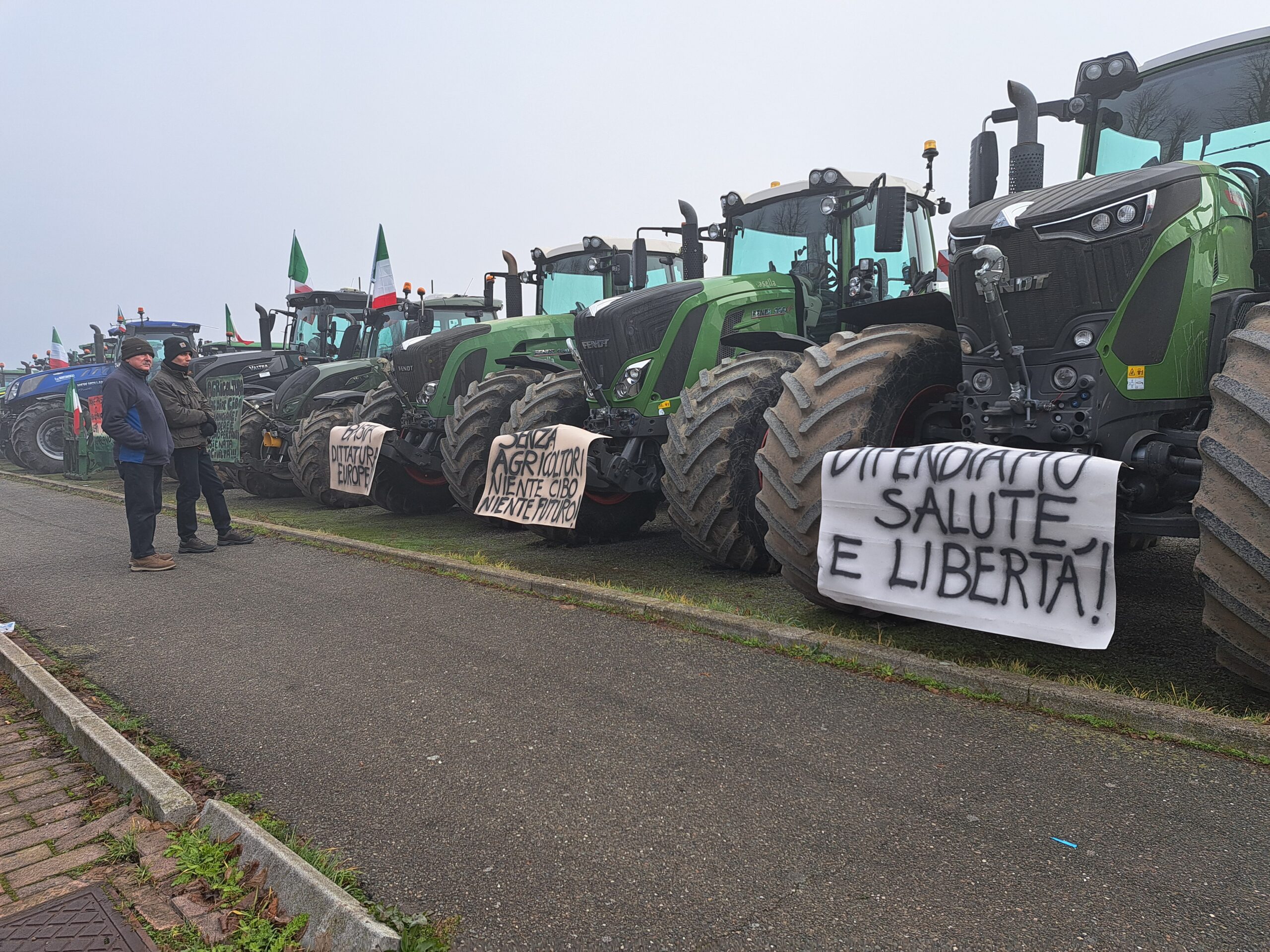 Trattori, in 350 in strada. Gli organizzatori: “Un trionfo”