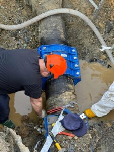 Valmadonna: tubatura rotta, la zona di via dei Preti senz’acqua