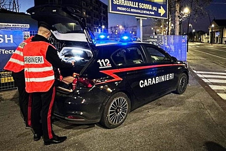 Atti osceni davanti a due ragazze: fermato sul treno dai Carabinieri