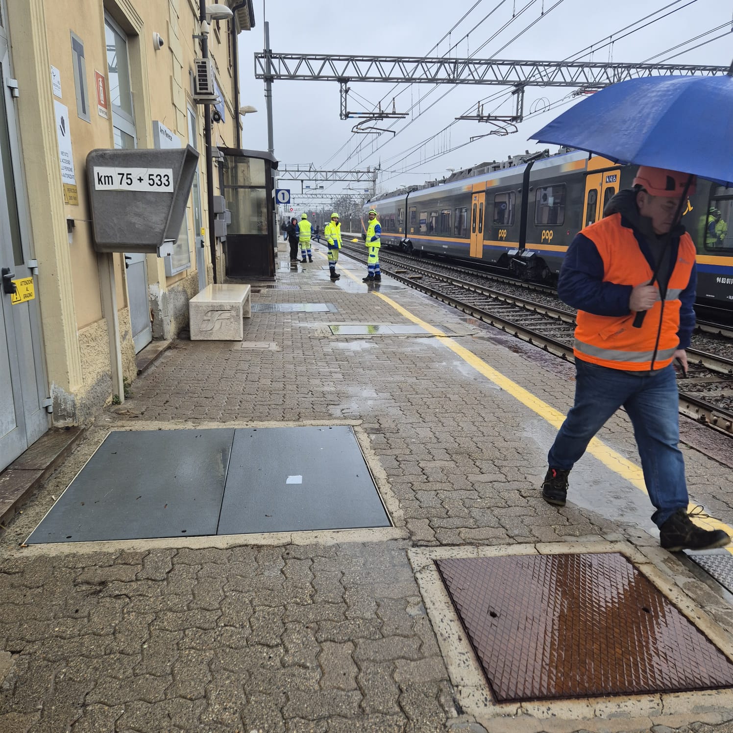 Sospesi i treni Alessandria-Torino. Investita una persona