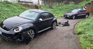 Villalvernia: contromano con il monopattino finisce contro un’auto
