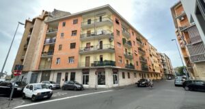 Via Alberini chiusa anche oggi: si sostituisce la rete del gas