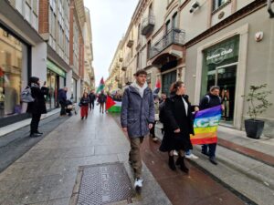 “Lasciateci liberi di manifestare”: corteo in città