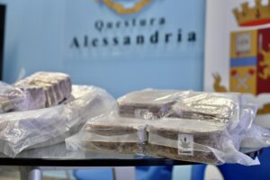 33 kg di hashish: lo spaccio corre lungo l’asse Novi-Serravalle