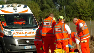 Oviglio: operaio ferito alla testa durante un taglio alberi
