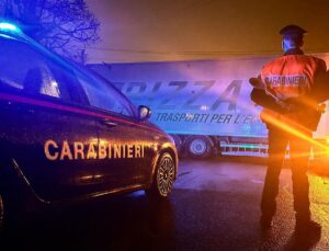 Tir fallisce l’inversione: traffico bloccato a Pozzolo Formigaro