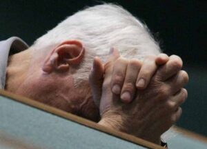 Attenti al truffatore dagli occhi azzurri e al codice dei ladri