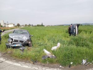 Castelceriolo, schianto tra due auto: tre feriti, non gravi