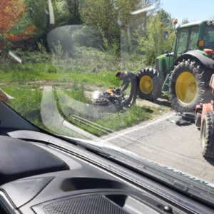 Montemagno: trattore contro moto, grave un centauro 54enne