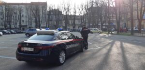 Casale, appostato in auto vicino a casa dell’ex moglie, arrestato