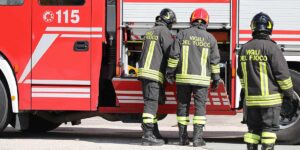 Incendio alla Bioland: pompieri ancora sul posto, intervenuta anche l’Arpa
