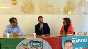 Ad Alessandria c’è Ignazio Marino: “Più salute, meno armi”
