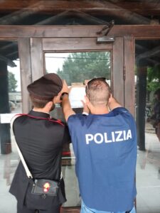 Risse, lesioni, furti: locale chiuso 20 giorni nel Tortonese