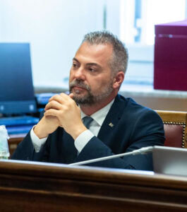 Rissa alla Camera, Amich (FdI) sospeso per sette giorni