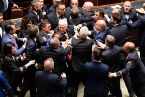 Antinucci (Pd): “Camera, rissa pessimo segnale. E l’Autonomia…”