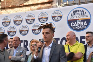 Abbate senza assessorato protesta in Comune. Capra, prima grana?