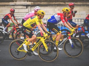Tour de France, lunedì chiusure e divieti dalle 10.30