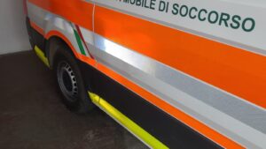 Altra sassaiola contro la Croce Verde: rincorso e bloccato l’autore