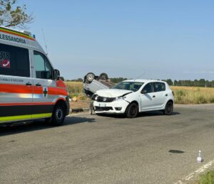 Litta Parodi: carambola d’auto, una si cappotta