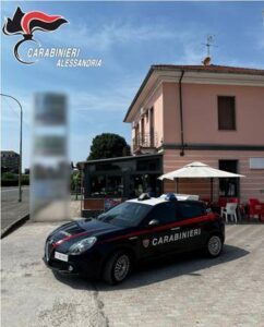 Alessandria: si scaglia contro i carabinieri in hotel. Arrestato